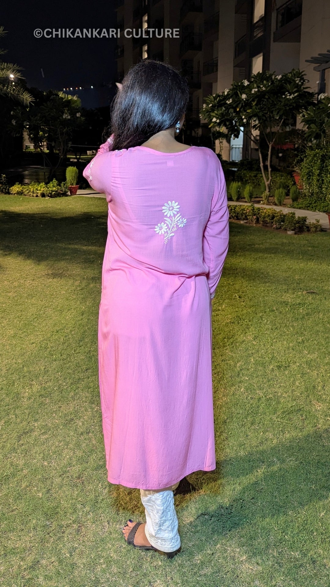 Inaaya Chikankari Modal Straight Kurta